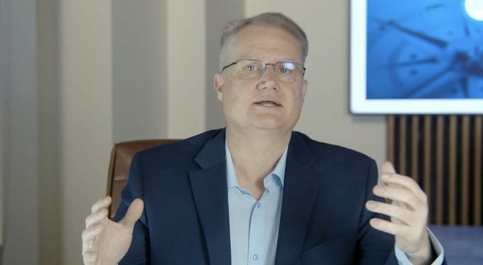 Jonathan Hoy explaining how to evaluate a commercial real estate investment